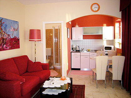 Red apartment | Villa Kapelica, Rab