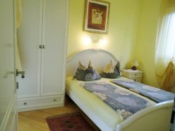 yellow-apartment1